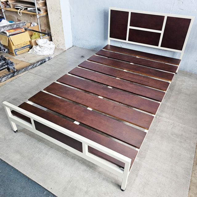 Giường ngủ lắp ráp 120x200x45cm gỗ cao su GN68054