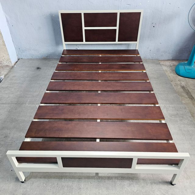 Giường ngủ lắp ráp 120x200x45cm gỗ cao su GN68054