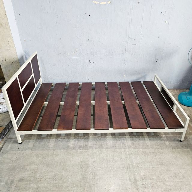 Giường ngủ lắp ráp 120x200x45cm gỗ cao su GN68054