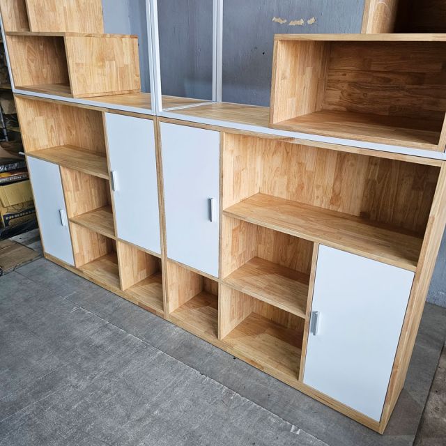 Hệ kệ trưng bày quần áo thời trang 230x45x240cm gỗ cao su GQA68042