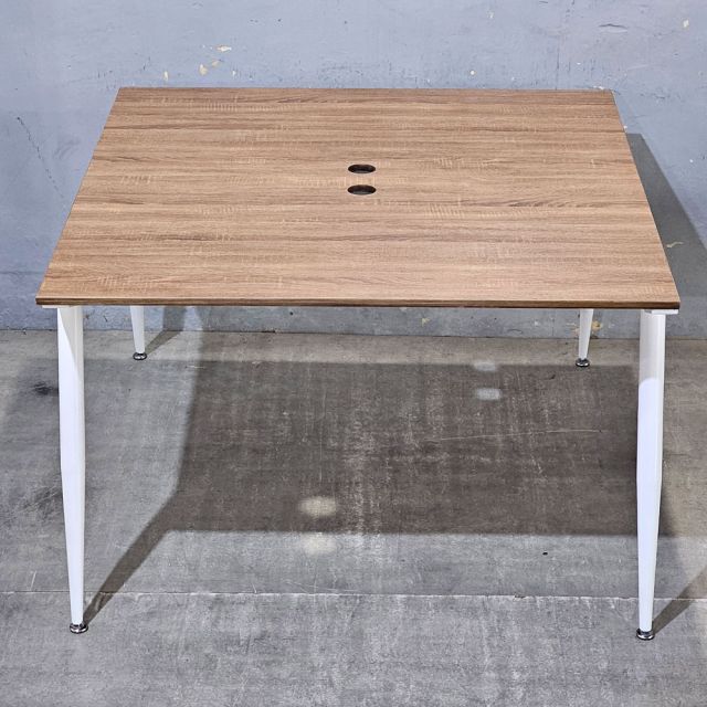 Bàn cụm 2 người 120x120cm gỗ Plywood chân sắt hệ CONE HBCO026 Bàn cụm 2 người 120x120cm gỗ Plywood chân sắt hệ CONE HBCO026