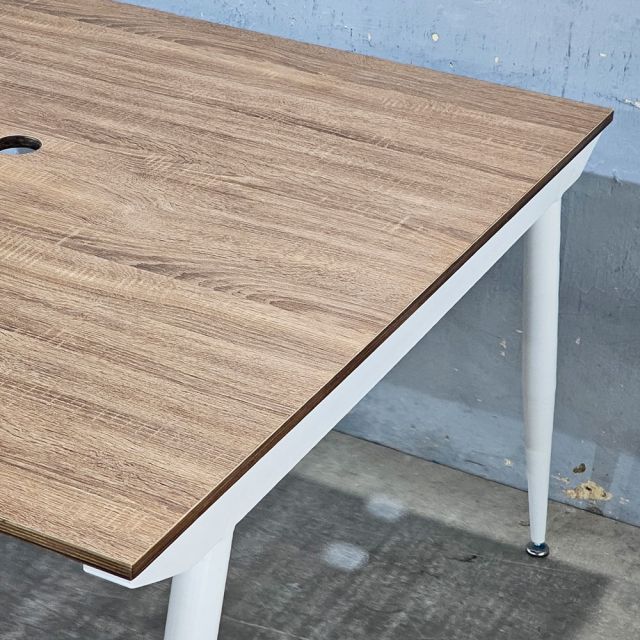 Bàn cụm 2 người 120x120cm gỗ Plywood chân sắt hệ CONE HBCO026 Bàn cụm 2 người 120x120cm gỗ Plywood chân sắt hệ CONE HBCO026
