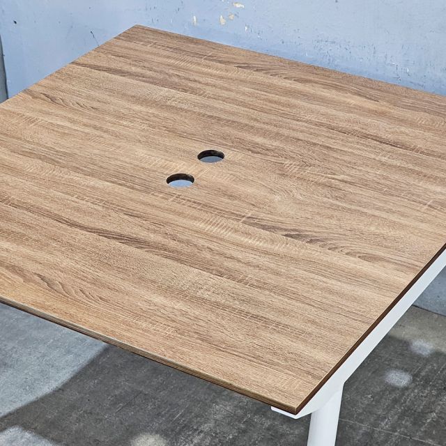 Bàn cụm 2 người 120x120cm gỗ Plywood chân sắt hệ CONE HBCO026 Bàn cụm 2 người 120x120cm gỗ Plywood chân sắt hệ CONE HBCO026