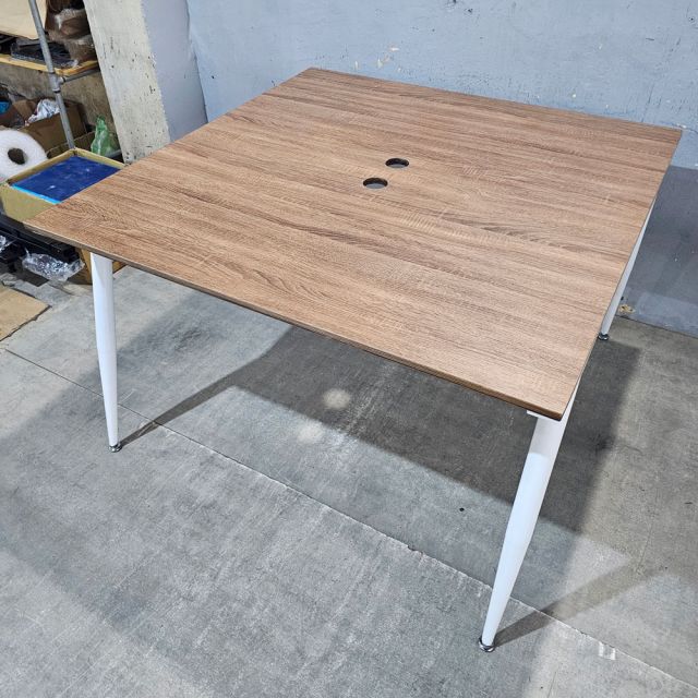 Bàn cụm 2 người 120x120cm gỗ Plywood chân sắt hệ CONE HBCO026 Bàn cụm 2 người 120x120cm gỗ Plywood chân sắt hệ CONE HBCO026