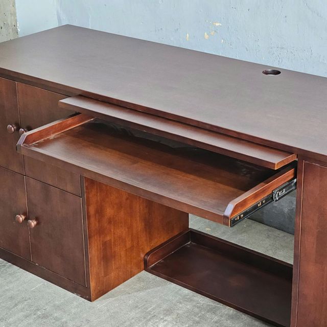 Bàn làm việc 2 ngăn tủ 200x55x78cm gỗ cao su BD68147