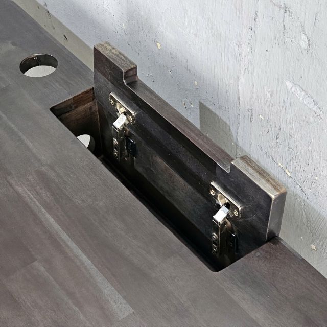 Bàn góc L có hộp điện 150x150cm gỗ tràm hệ Rectang HBRT120
