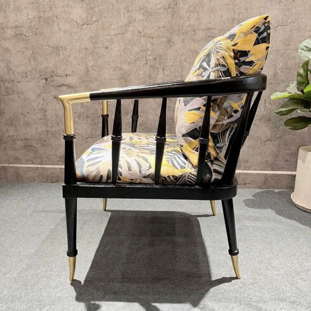 Ghế sofa đơn Caracole Beauty bọc vải nhung gỗ Ash GSD6832