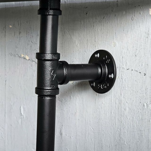 Hệ kệ ống nước áp tường 180x25x200cm gỗ cao su PPF025