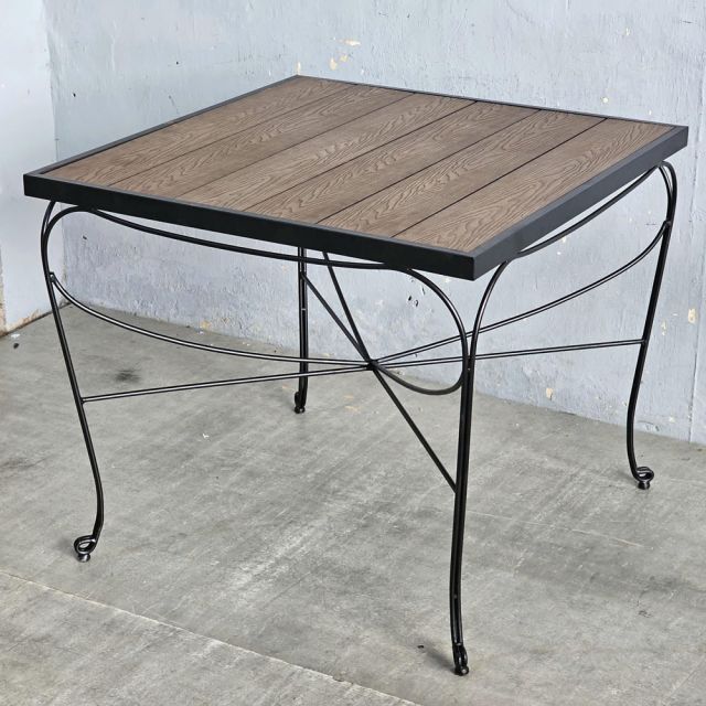 Bàn ngoài trời vuông 90x90cm gỗ nhựa vân nổi 3D BNT014