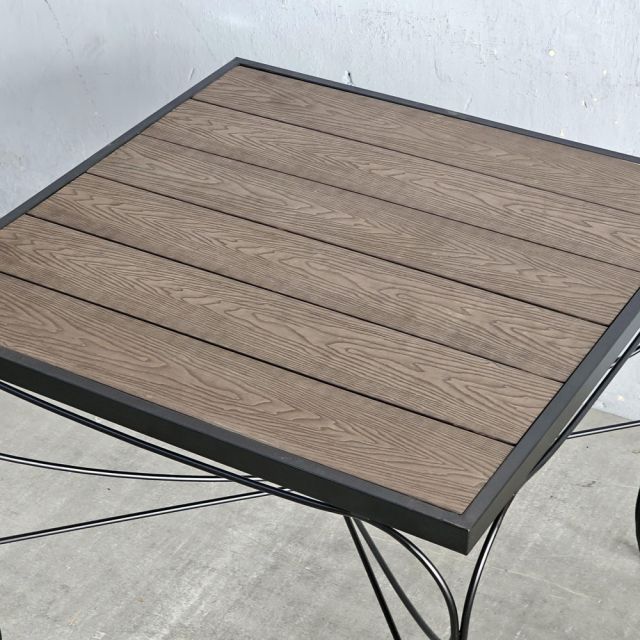 Bàn ngoài trời vuông 90x90cm gỗ nhựa vân nổi 3D BNT014