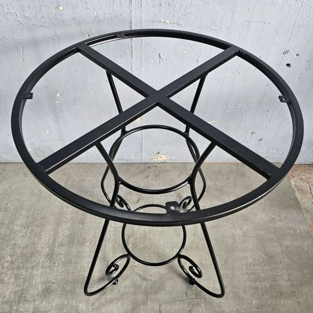 Chân sắt cho cafe 60x60cm uốn cong nghệ thuật CHBCF054 Chân sắt cho cafe 60x60cm uốn cong nghệ thuật CHBCF054