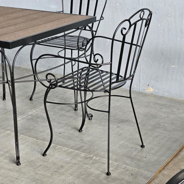 Combo bàn ngoài trời và 4 ghế sắt CBNT019