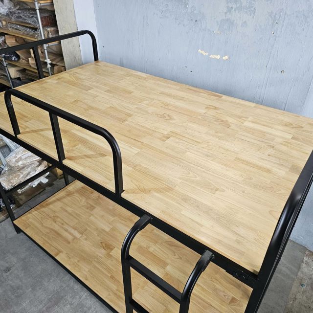 Giường tầng khung sắt lắp ráp mặt gỗ tự nhiên GT014