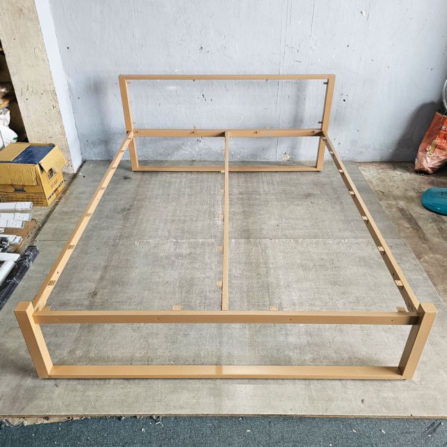 Giường ngủ gỗ cao su khung sắt lắp ráp GN68028