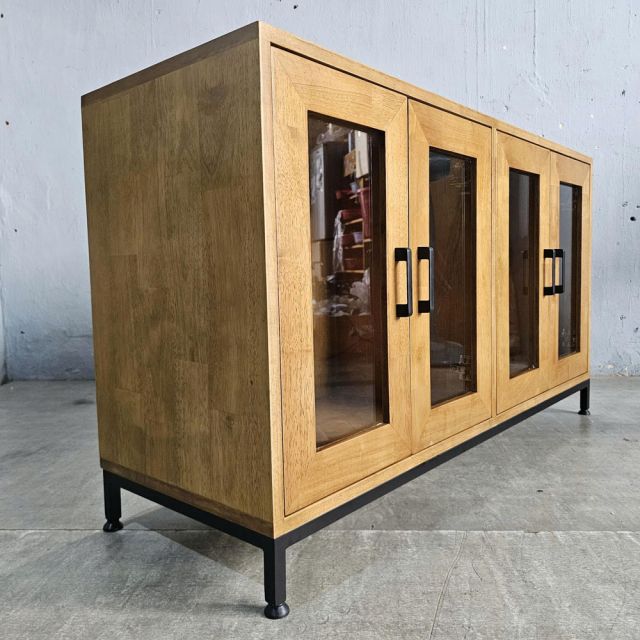 Tủ buffet cửa kính 120x40x70cm gỗ cao su KTB68239