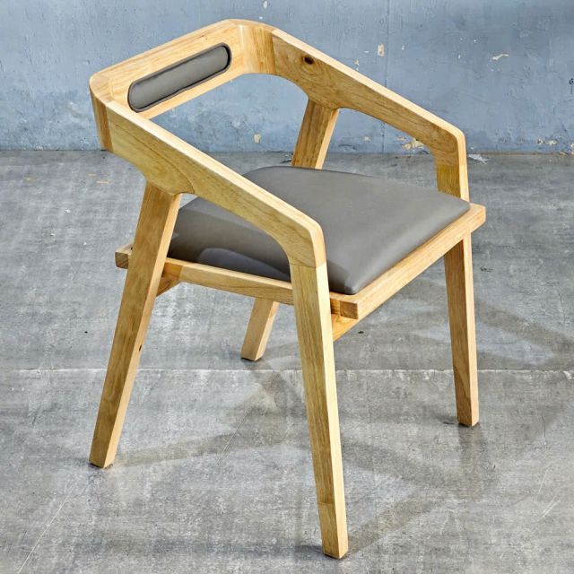 Ghế Kantana nệm bọc da Si gỗ cao su GA68043