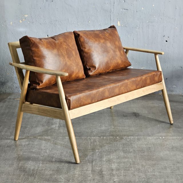 Ghế sofa đôi nệm da Si chân tiện gỗ cao su SFB68110