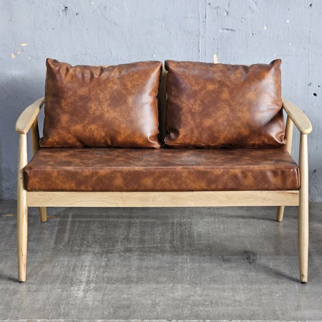Ghế sofa đôi nệm da Si chân tiện gỗ cao su SFB68110