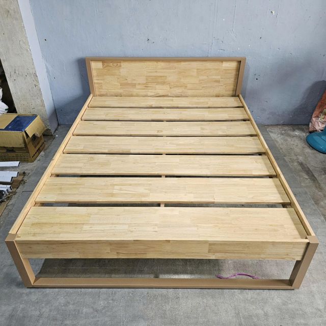 Giường ngủ gỗ cao su khung sắt lắp ráp GN68028