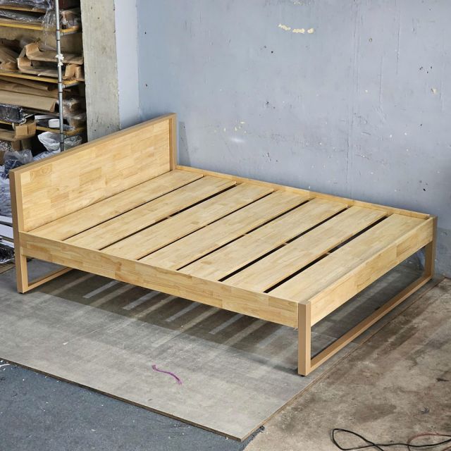 Giường ngủ gỗ cao su khung sắt lắp ráp GN68028