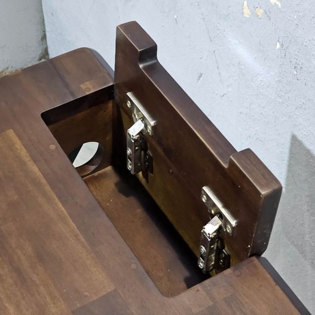 Bàn có hộp điện 120x60cm gỗ tràm ZD027