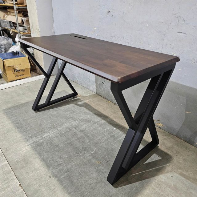 Bàn có hộp điện 120x60cm gỗ tràm ZD027