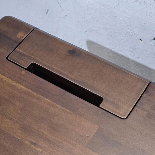 Bàn có hộp điện 120x60cm gỗ tràm ZD027