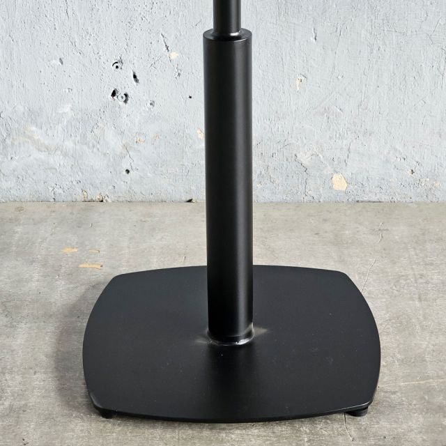 Bàn tròn mặt gạch chân sắt mâm đế vuông CFD68165