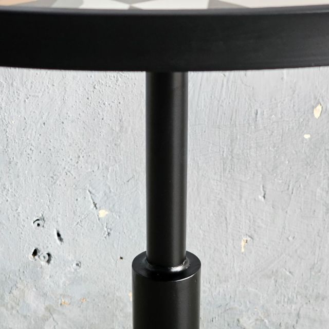 Bàn tròn mặt gạch chân sắt mâm đế vuông CFD68165