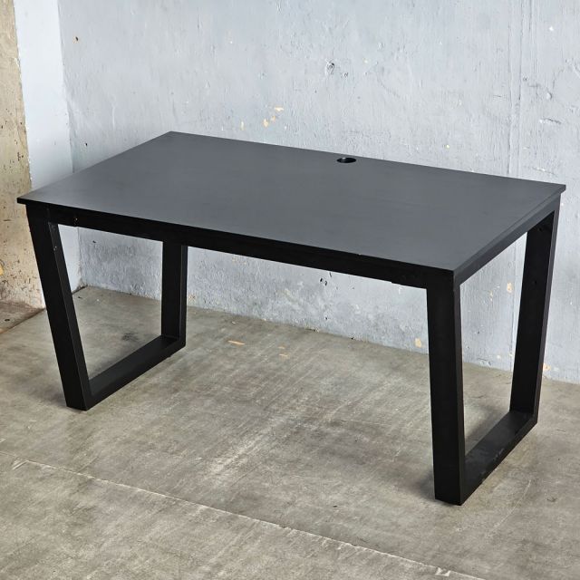 Bàn giám đốc 140x80cm gỗ cao su BGD68081