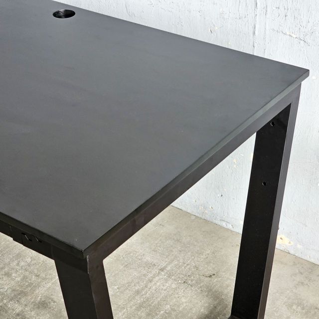 Bàn giám đốc 140x80cm gỗ cao su BGD68081