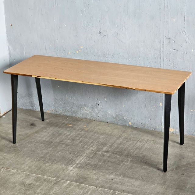 Bàn làm việc 140x60cm gỗ otim phủ veneer sồi HBDI015