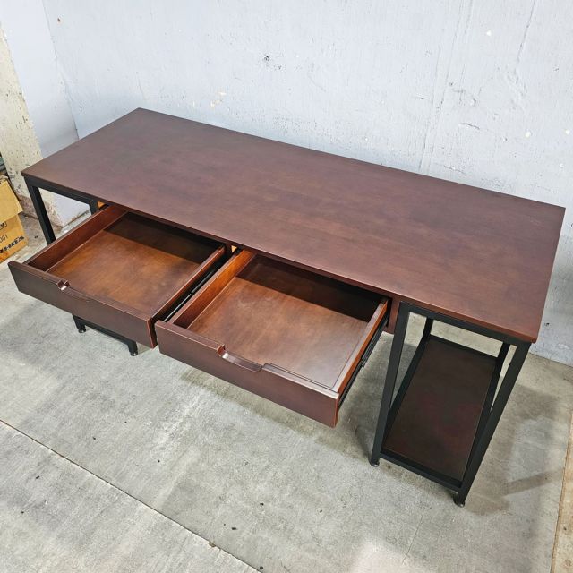 Bàn máy tính liền chân kệ 160x60cm gỗ cao su BD68120