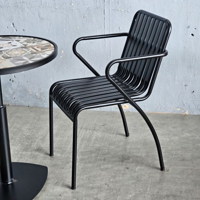 Combo 1 bàn cafe tròn và 2 ghế cafe sắt CBCF346