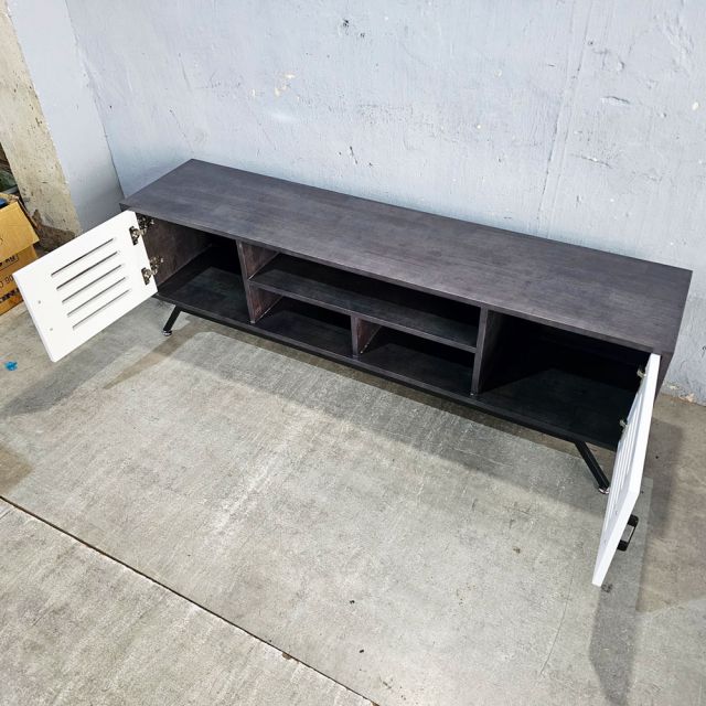 Kệ TV Codia 160x35x50cm gỗ cao su KTV68118