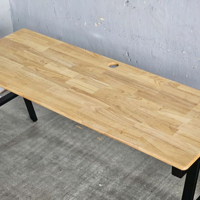 Bàn làm việc 160x60cm gỗ cao su chân sắt Aconcept HBAC026
