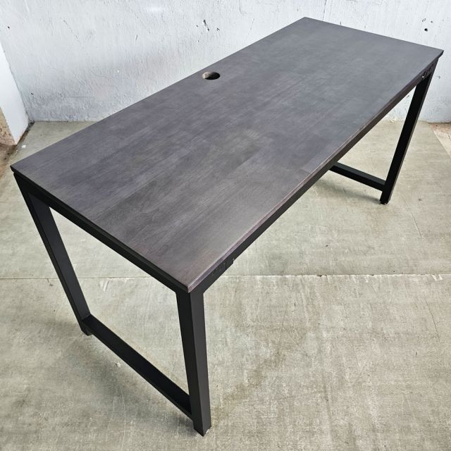 Bàn làm việc 140x60cm gỗ cao su hệ URA HBUR002