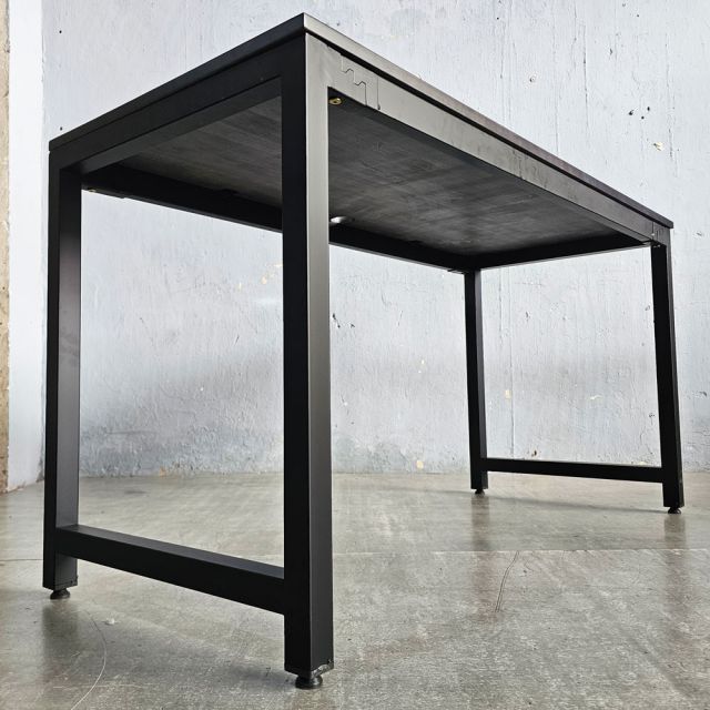 Bàn làm việc 140x60cm gỗ cao su hệ URA HBUR002