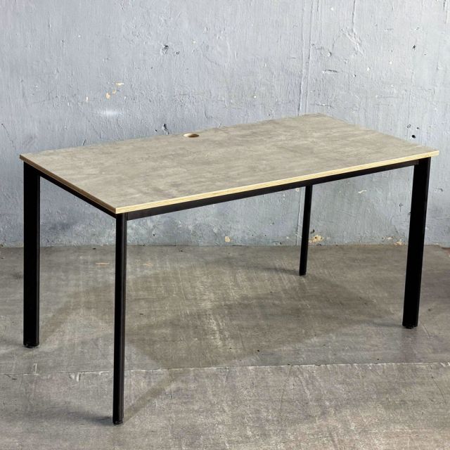 Bàn làm việc 140x70cm gỗ Plywood phủ melamin chân sắt Oval HBOV035