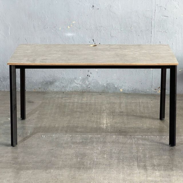 Bàn làm việc 140x70cm gỗ Plywood phủ melamin chân sắt Oval HBOV035