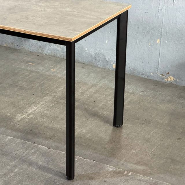 Bàn làm việc 140x70cm gỗ Plywood phủ melamin chân sắt Oval HBOV035