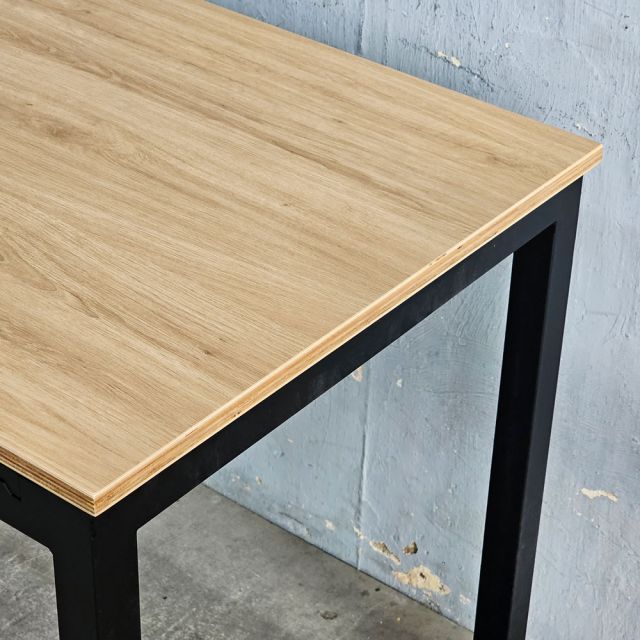 Bàn làm việc 140x60cm gỗ plywood hệ URA HBUR012