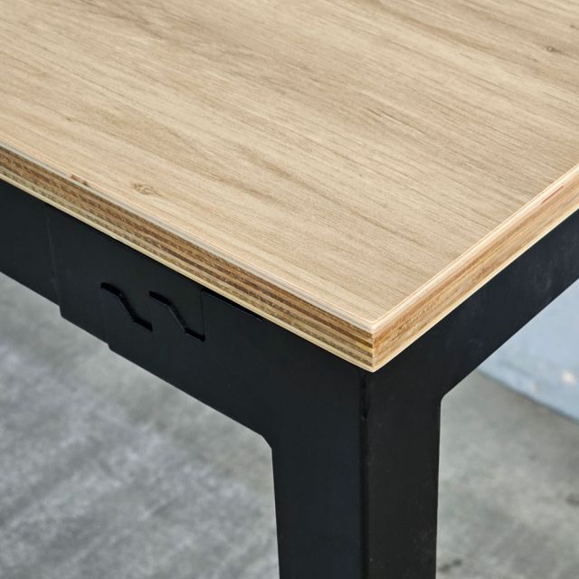 Bàn làm việc 140x60cm gỗ plywood hệ URA HBUR012