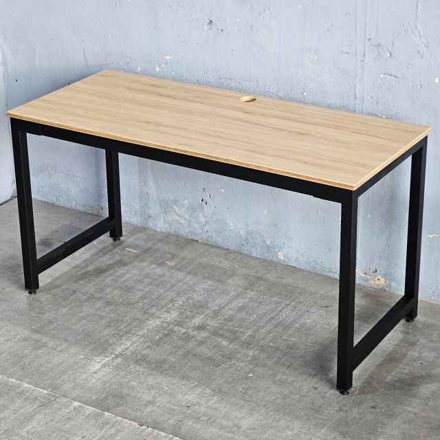 Bàn làm việc 140x60cm gỗ plywood hệ URA HBUR012