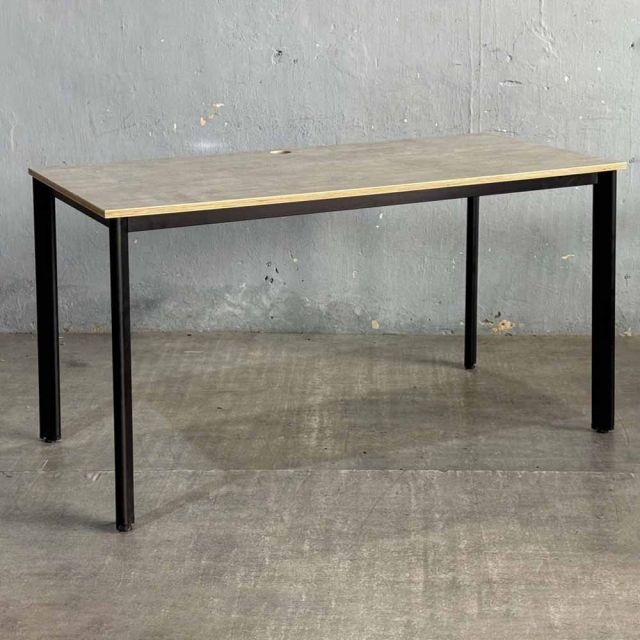 Bàn làm việc 140x60cm gỗ Plywood phủ melamin chân sắt Oval HBOV034