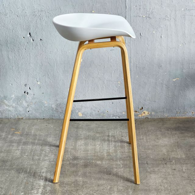 Ghế quầy bar mặt nhựa chân gỗ sồi cao cấp HOGCF68016