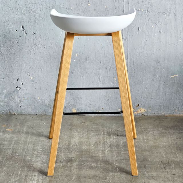 Ghế quầy bar mặt nhựa chân gỗ sồi cao cấp HOGCF68016