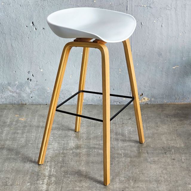 Ghế quầy bar mặt nhựa chân gỗ sồi cao cấp HOGCF68016