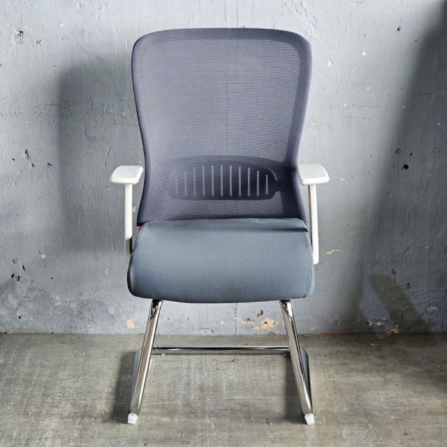 Ghế chân quỳ lưng lưới nệm bọc vải HOM1101-T03