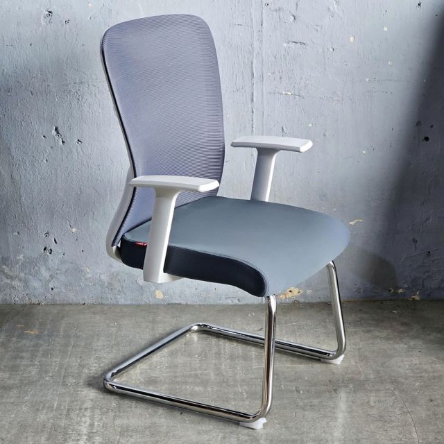 Ghế chân quỳ lưng lưới nệm bọc vải HOM1101-T03